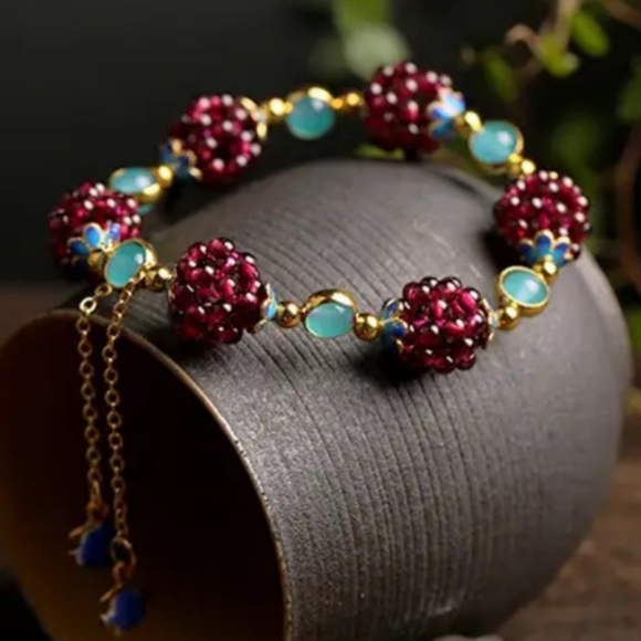 NWT Dainty Raspberry Garnet Polished Beads Braid Stretch Bracelet Weave Beads - Picture 1 of 4